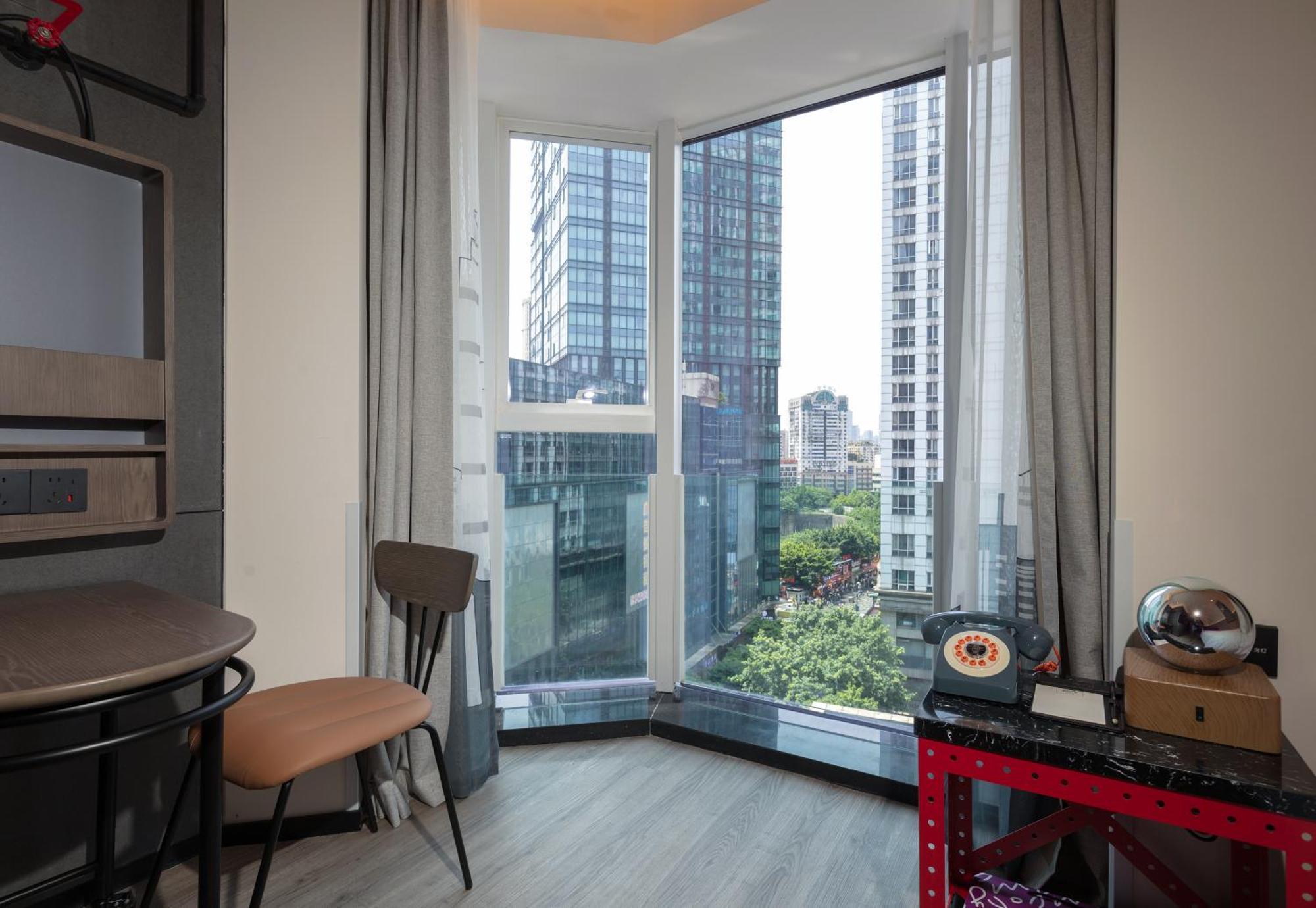 Moxy Chongqing Hotell Eksteriør bilde