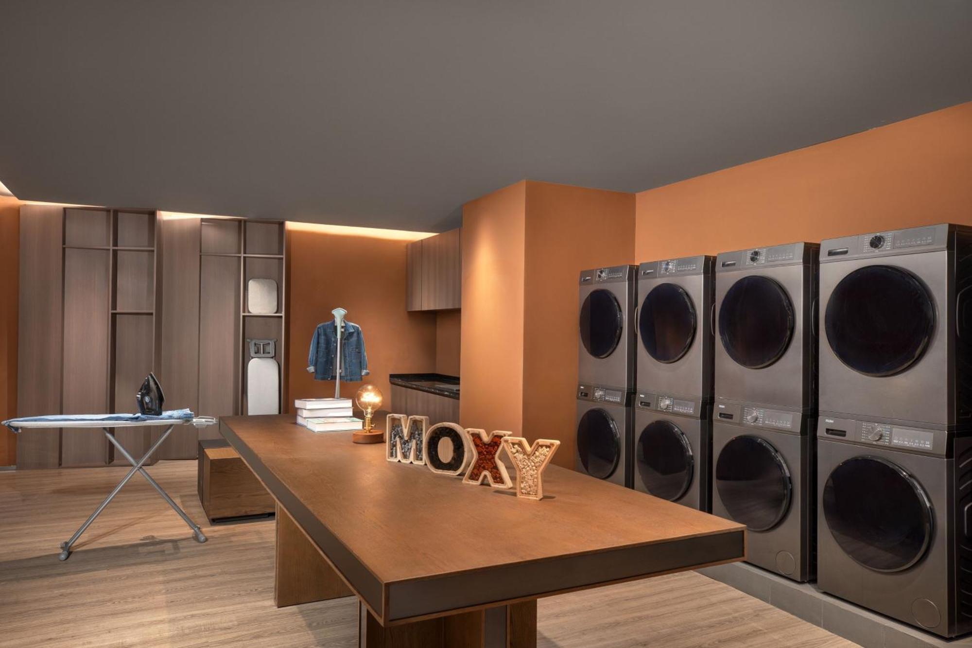 Moxy Chongqing Hotell Eksteriør bilde